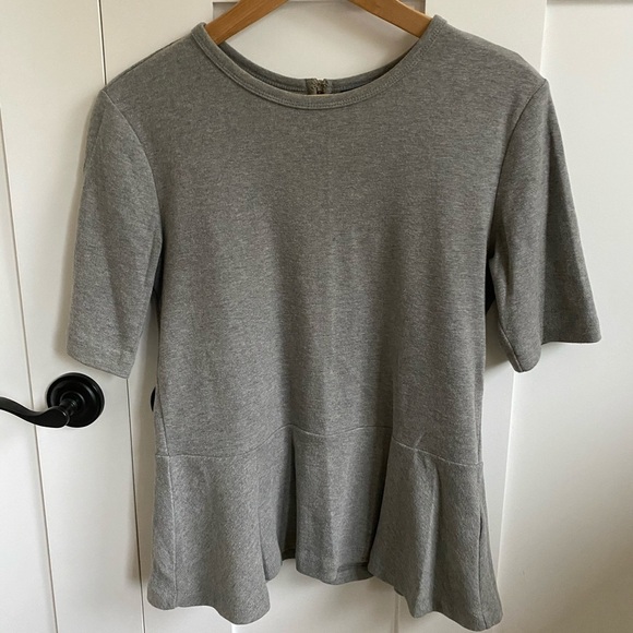 GAP Gray Peplum Jersey Top - Picture 2 of 8